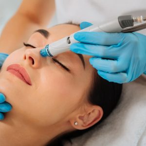 Les Bienfaits d’une Cure d’Hydrafacial Après l’Été et Pourquoi un Soin Visage est Essentiel au Changement de Saison 🌞🍂