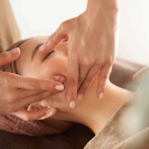 Le Massage Kobido : Un Rituel Ancestral de beauté